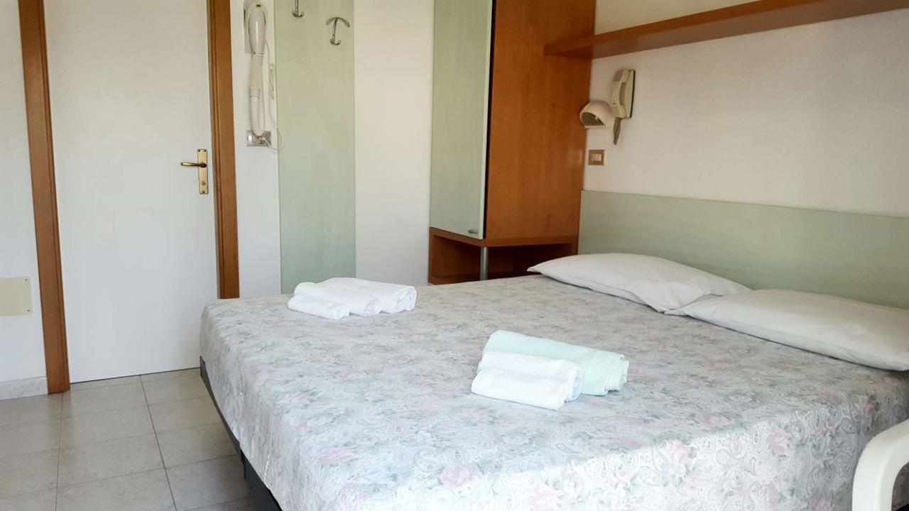 Hotel Villa Cesira Беллария-Иджеа-Марина Номер фото