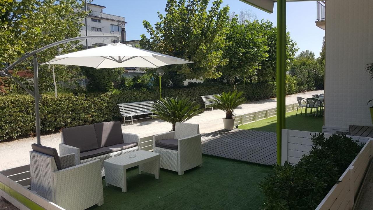 Hotel Villa Cesira Беллария-Иджеа-Марина Экстерьер фото