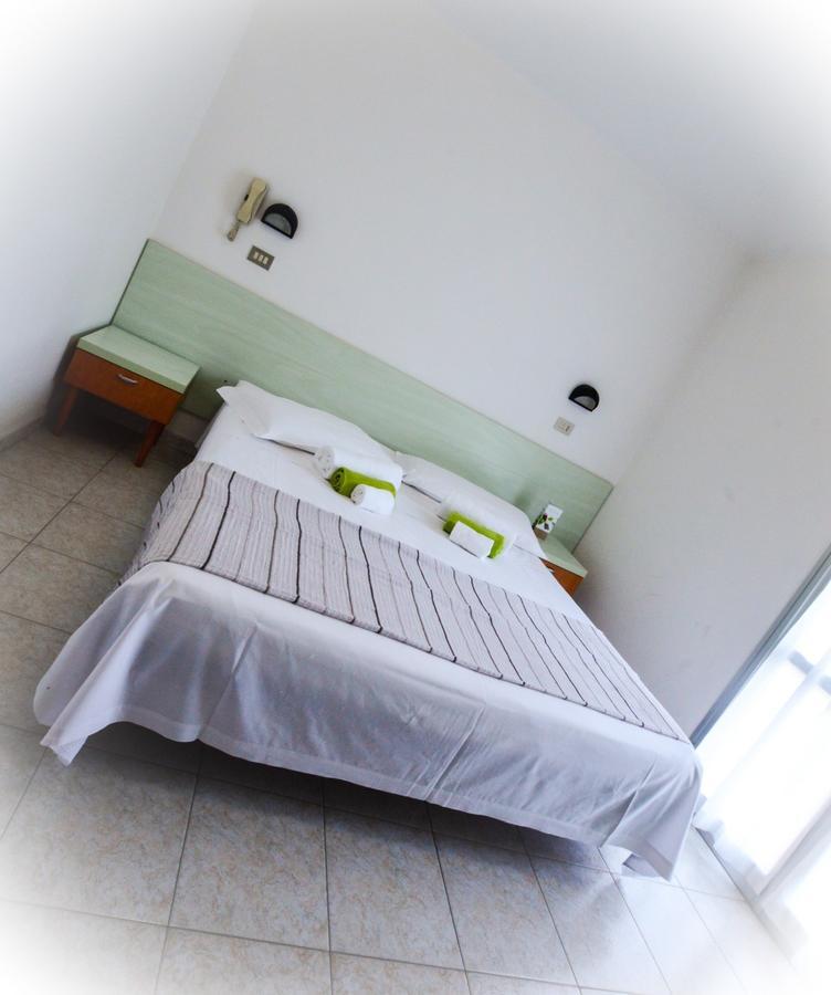 Hotel Villa Cesira Беллария-Иджеа-Марина Экстерьер фото